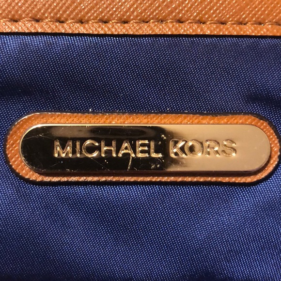 Blue Micheal Kors Crossbody - Picture 2 of 5